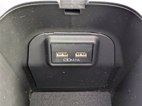 Used 2021 Toyota RAV4 XLE Premium image 29