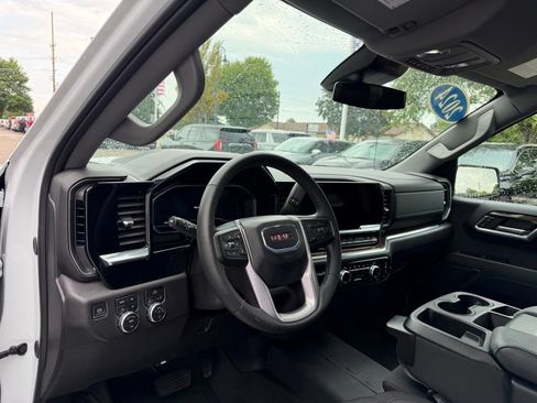Used 2024 GMC Sierra 1500 Elevation AWD/4WD image 14