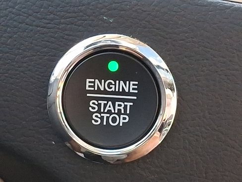 Used 2022 Ford Edge Titanium image 22