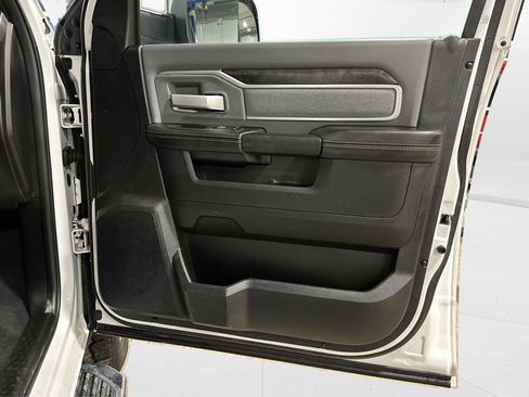 Used 2021 RAM 2500 Big Horn image 38