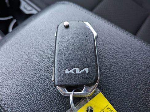 Used 2024 Kia Sportage LX image 27