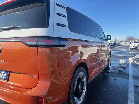 New 2025 Volkswagen ID. Buzz Pro S Plus image 4