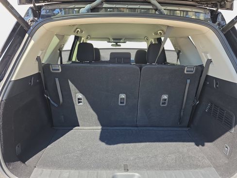 Used 2025 Nissan Pathfinder SV FWD image 12