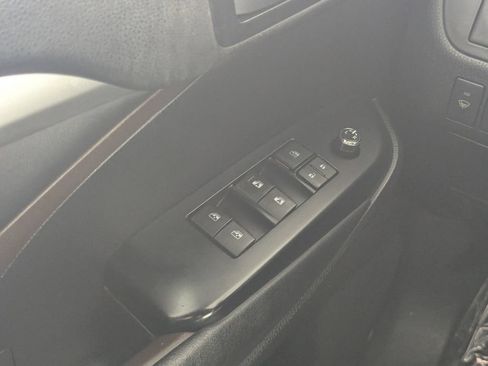 Used 2014 Toyota Highlander XLE AWD/4WD image 15