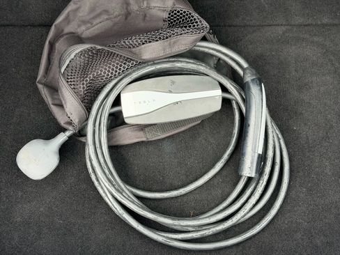 Used 2013 Tesla Model S Performance image 17