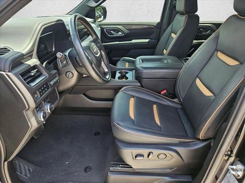 Used 2023 GMC Yukon XL AT4 w/ Technology Package AWD/4WD image 16