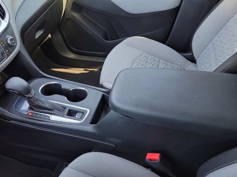 Used 2022 Chevrolet Equinox LS w/ LS Convenience Package FWD image 20