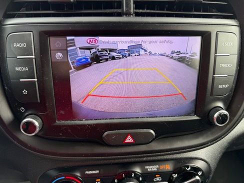 Certified 2022 Kia Soul LX w/ Technology Package FWD image 13