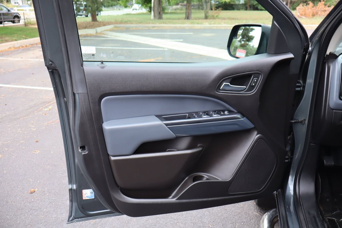 Used 2017 Chevrolet Colorado Z71 AWD/4WD image 23