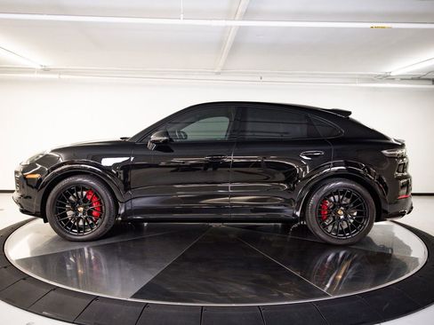 Certified 2021 Porsche Cayenne GTS AWD/4WD image 2