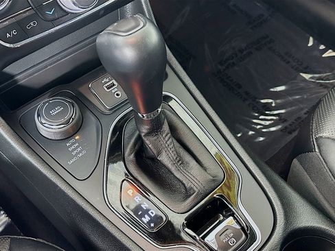 Certified 2023 Jeep Cherokee Altitude Lux w/ Lux Elite Package image 27