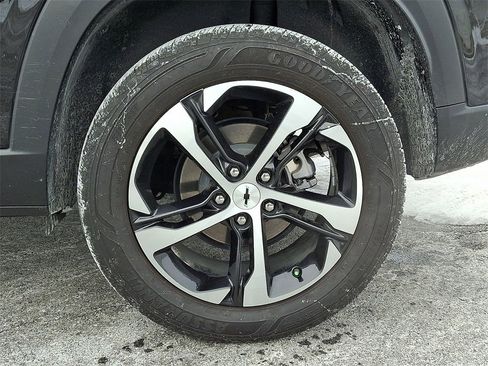 Used 2024 Chevrolet Trax RS w/ Sunroof Package image 8