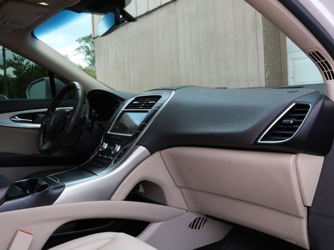 Used 2019 Lincoln Nautilus FWD image 46