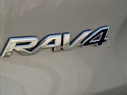 Used 2024 Toyota RAV4 XLE AWD/4WD image 29