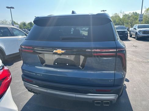Used 2024 Chevrolet Traverse LT AWD/4WD image 3