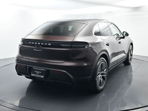 Used 2025 Porsche Macan 4 Electric image 14