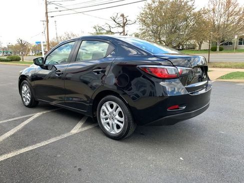 Used 2017 Toyota Yaris iA FWD image 5