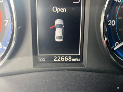Used 2019 Toyota Corolla SE FWD image 5