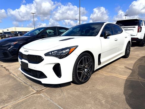 Used 2022 Kia Stinger GT2 AWD/4WD image 3
