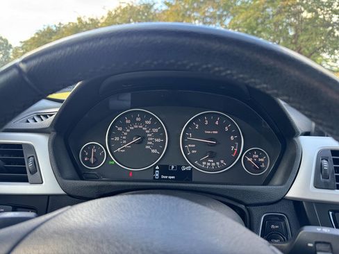 Used 2014 BMW 320i xDrive Sedan image 17
