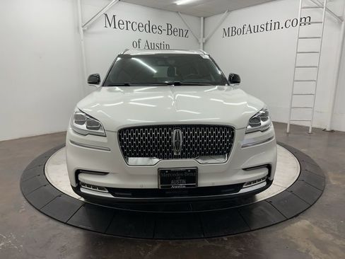 Used 2023 Lincoln Aviator Reserve w/ Equipment Group 201A image 2