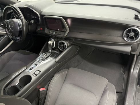 Used 2018 Chevrolet Camaro LT w/ Technology Package RWD image 9