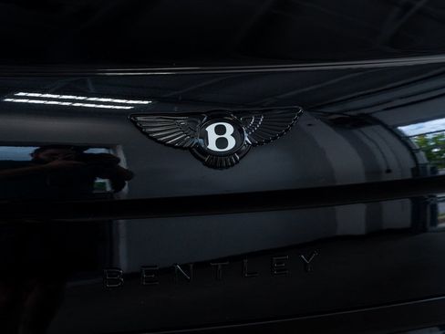 Used 2020 Bentley Flying Spur W12 image 27