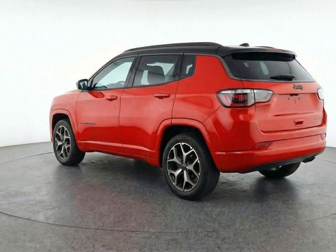 Used 2025 Jeep Compass Limited image 6