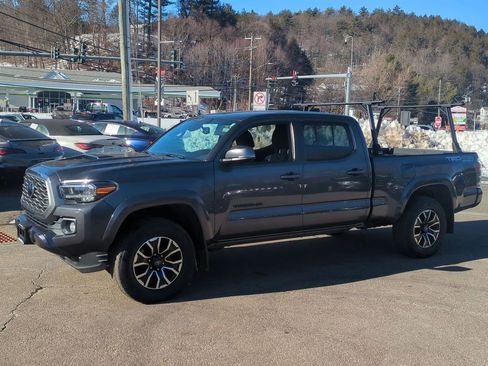 Used 2023 Toyota Tacoma TRD Sport w/ Black Out Package (TMS) image 2