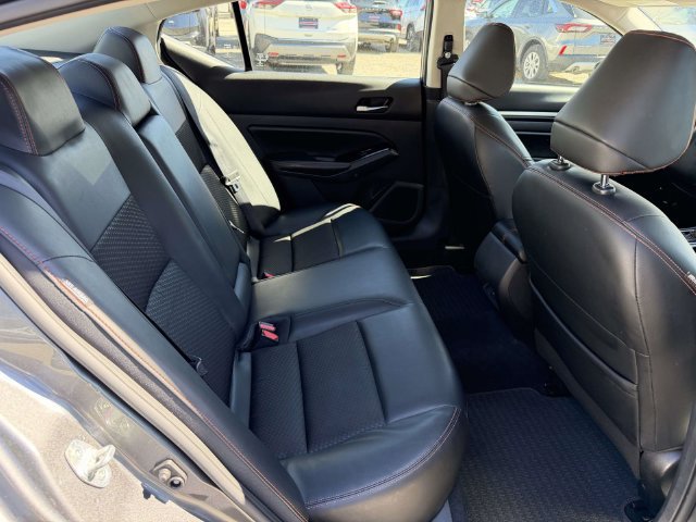 Used 2024 Nissan Altima 2.5 SR FWD image 11