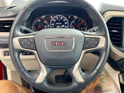 Used 2021 GMC Acadia Denali w/ Denali Technology Package image 11