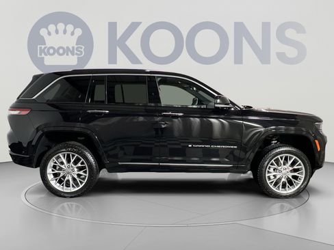 Used 2022 Jeep Grand Cherokee Summit AWD/4WD image 8