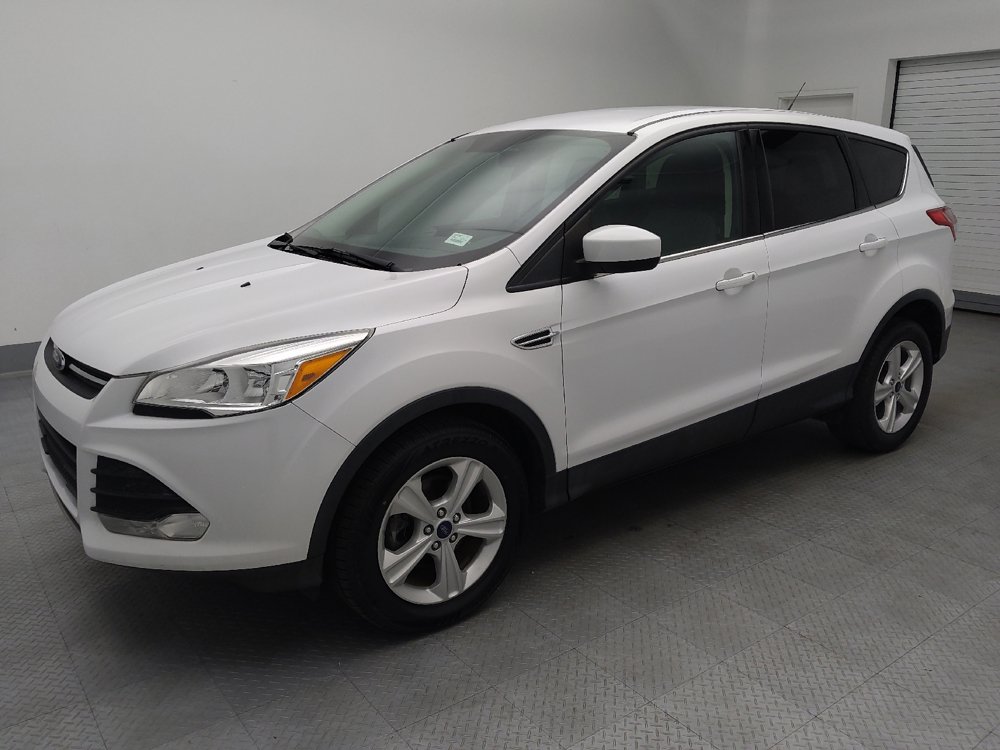 Used 2015 Ford Escape SE FWD image 2