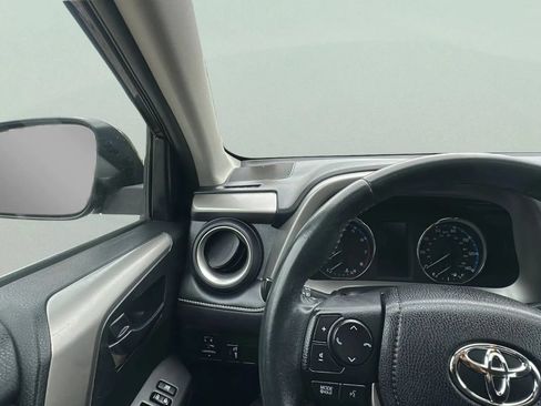Used 2016 Toyota RAV4 XLE AWD/4WD image 21