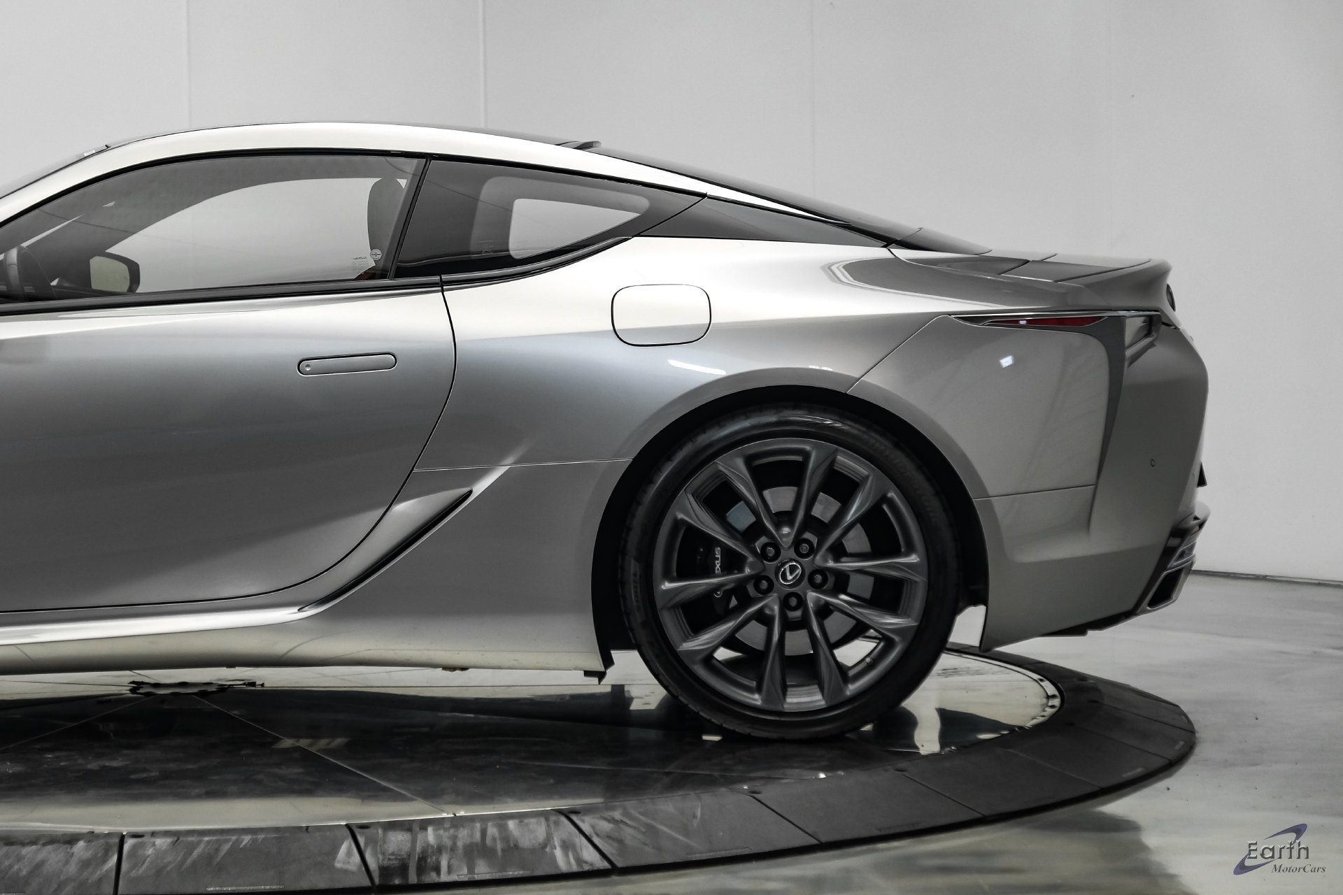 Used 2018 Lexus LC 500 Coupe w/ Performance Package RWD image 10