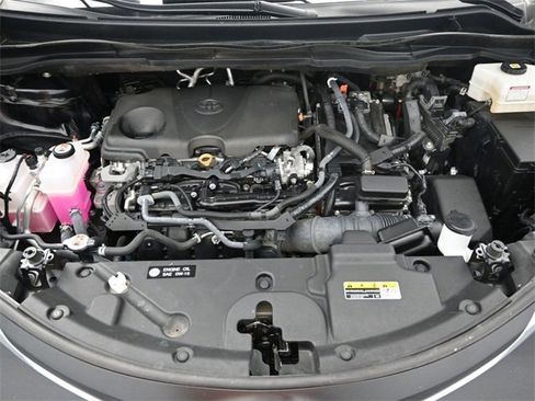 Used 2024 Toyota Sienna XLE image 39