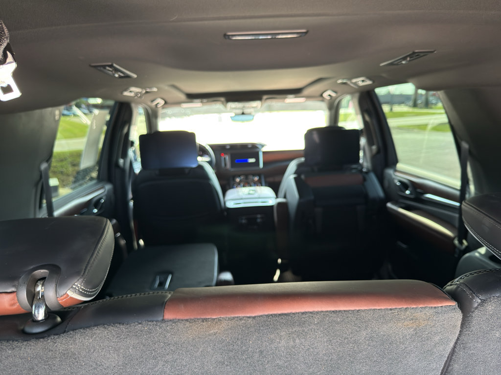 Used 2023 GMC Yukon XL Denali Ultimate AWD/4WD image 8