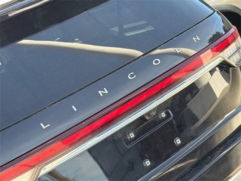 Used 2023 Lincoln Aviator AWD w/ Premium Package image 19