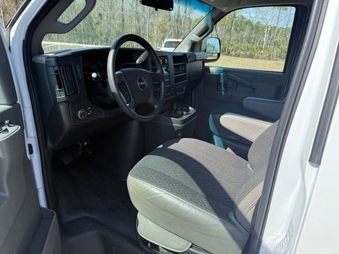 Used 2023 GMC Savana 2500 w/ Driver Convenience Package image 3
