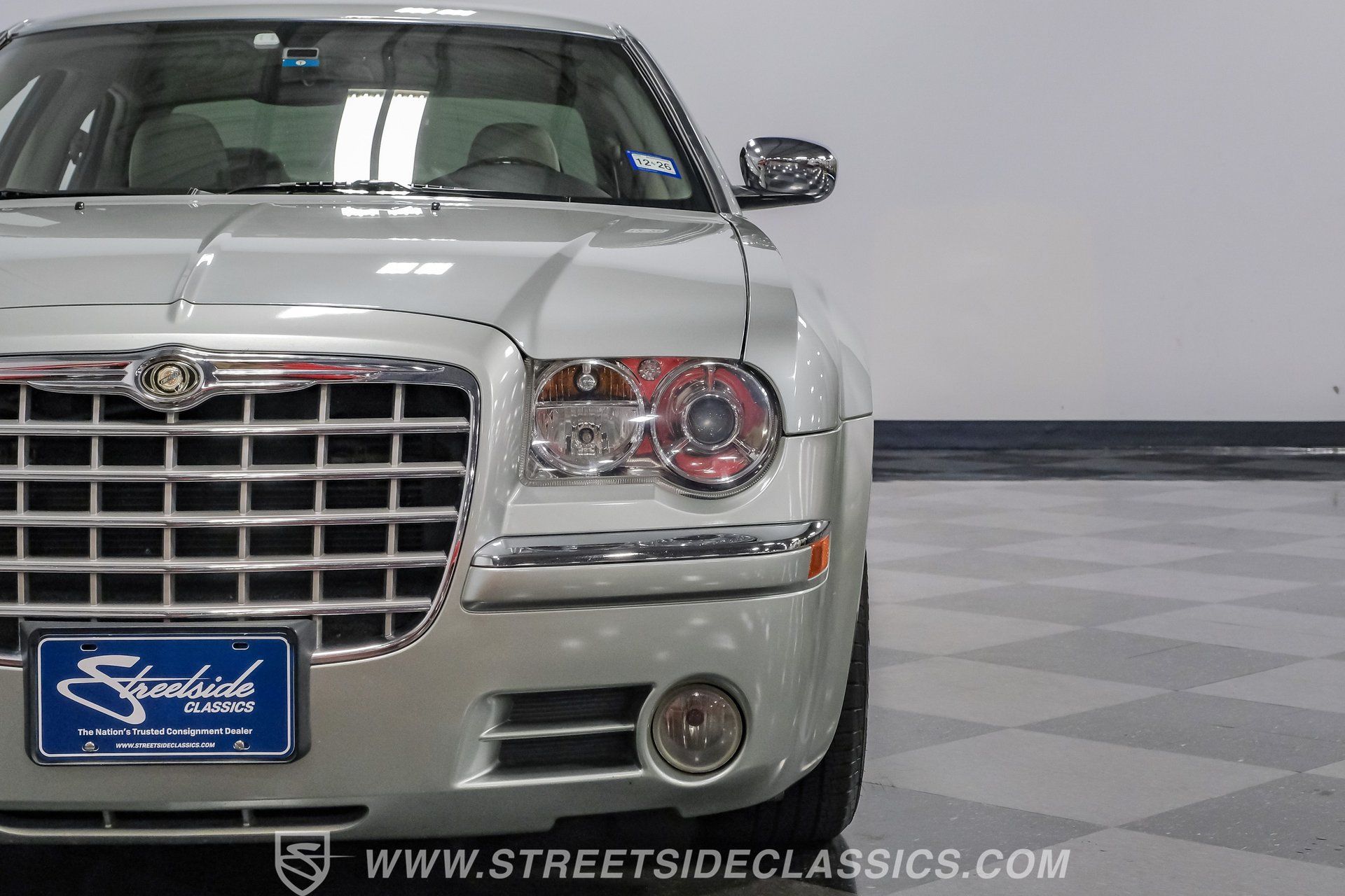 Used 2005 Chrysler 300 C w/ Navigation & Sound Group II RWD image 20