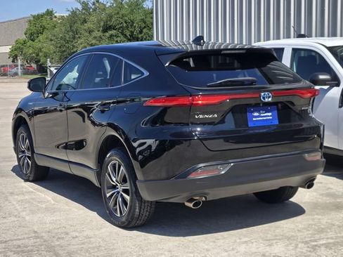 Used 2021 Toyota Venza LE w/ Carpet Mat Package (TMS) AWD/4WD image 9