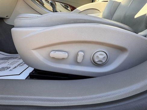 Used 2011 Buick LaCrosse CXS image 12