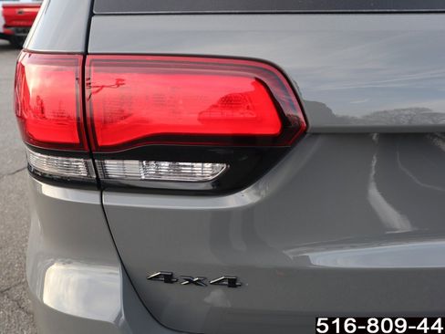 Used 2019 Jeep Grand Cherokee Altitude image 32