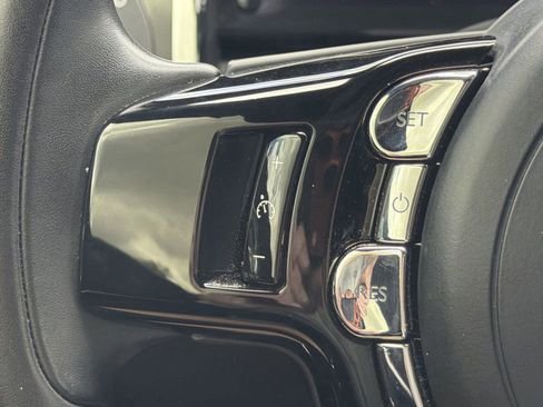 Used 2020 Rolls-Royce Wraith RWD image 29