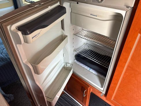 Used 2006 Dodge Sprinter 2500 w/ PWR Convenience Group RWD image 15