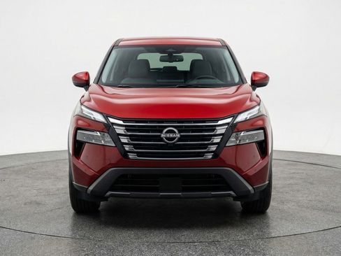 Used 2025 Nissan Rogue SV AWD/4WD image 2