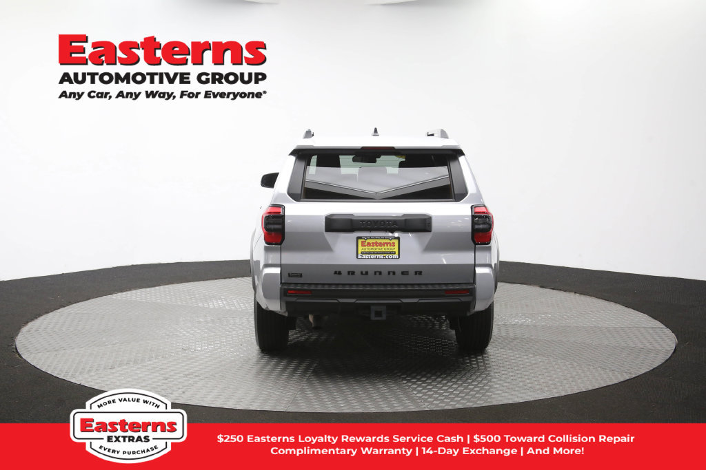 Used 2025 Toyota 4Runner SR5 AWD/4WD image 39