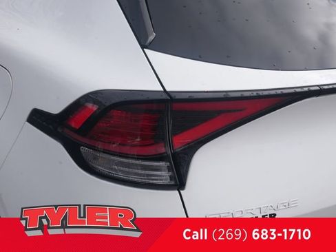 Used 2023 Kia Sportage EX image 12