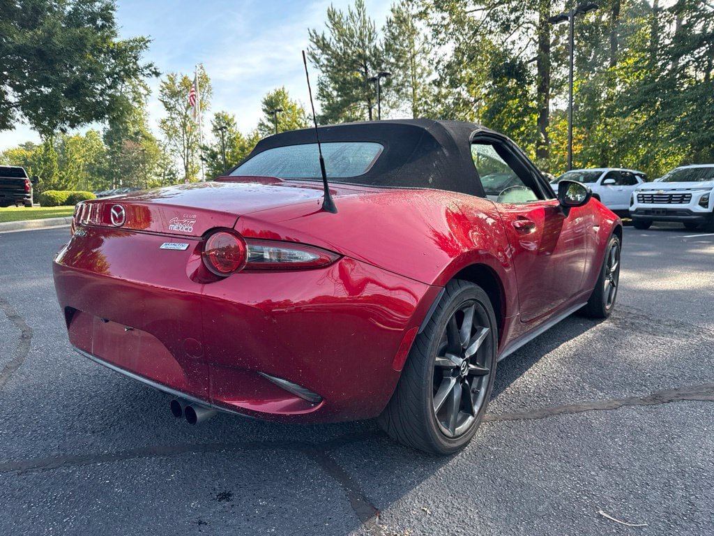 Used 2018 MAZDA MX-5 Miata Club RWD image 5