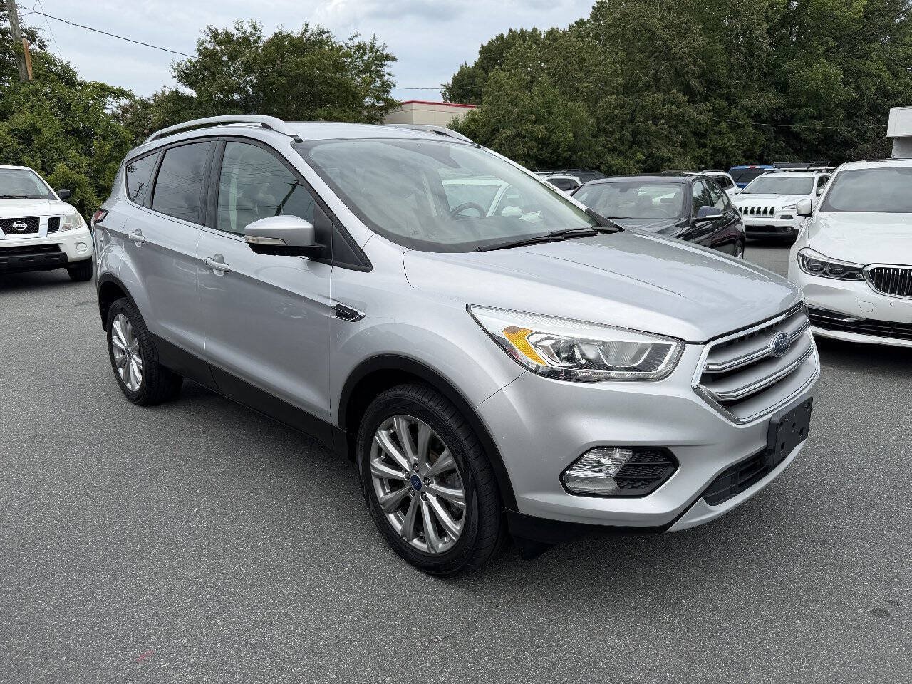 Used 2017 Ford Escape Titanium AWD/4WD image 3